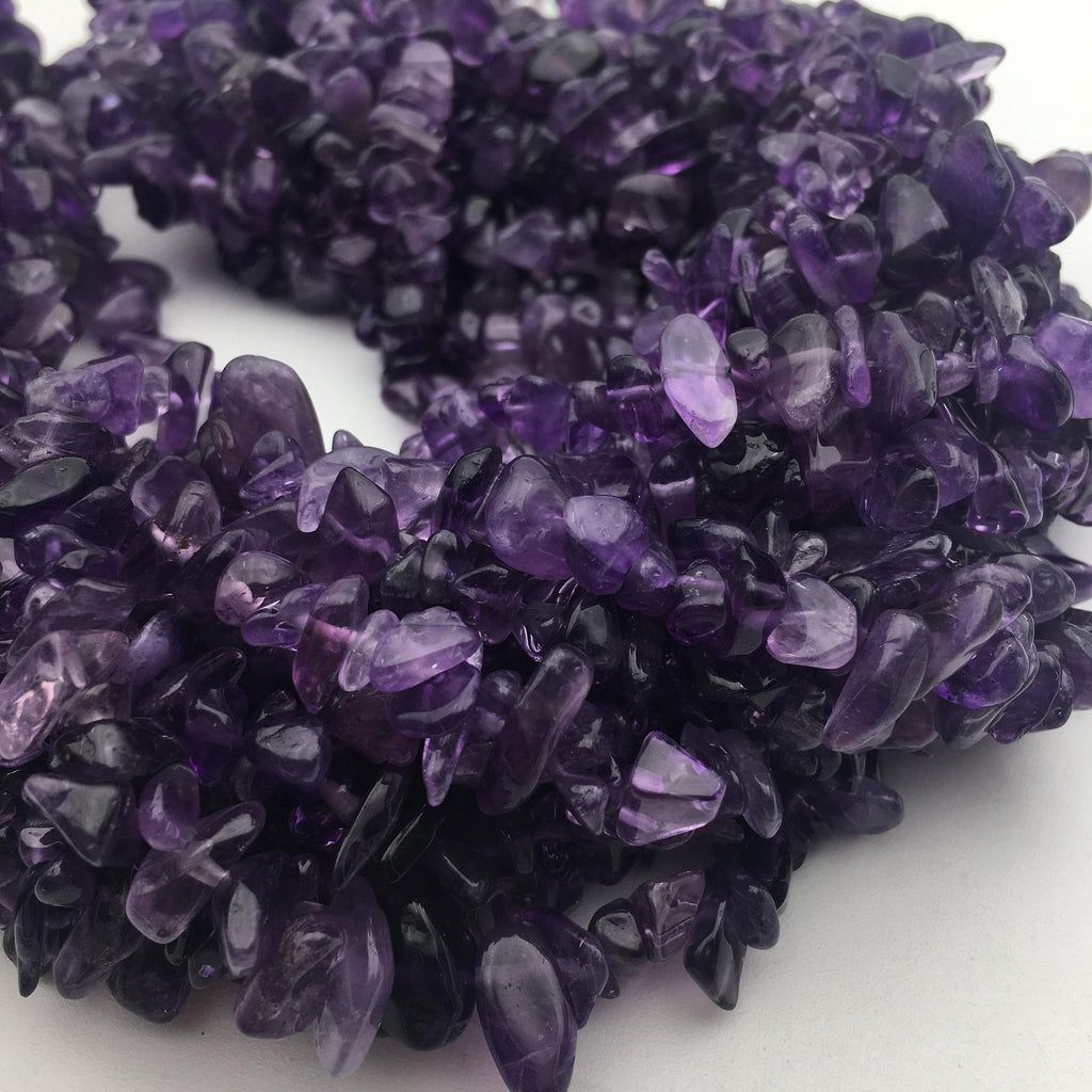 Bead, amethyst (natural), small chip, Mohs hardness 7. Sold per 18